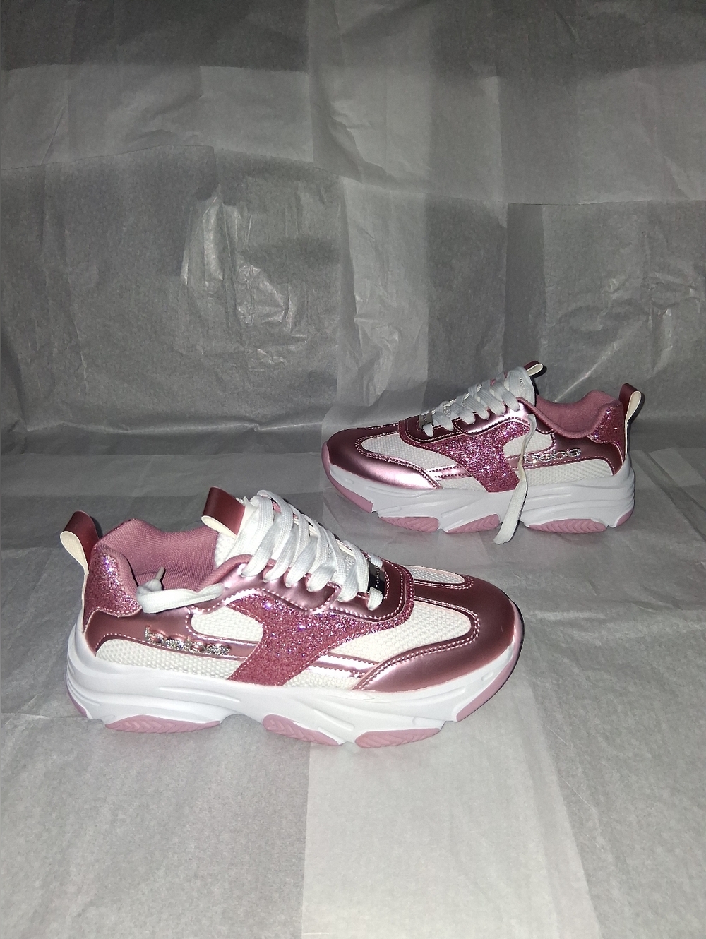 🚨 BeBe Sneakers Brand New, Women 7 = 5.5Y